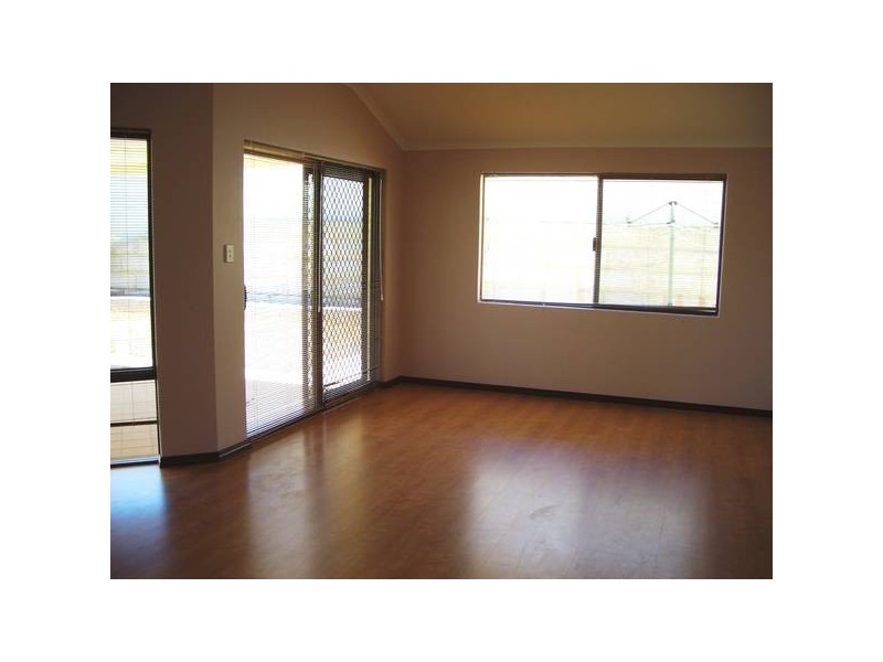 6 Anfield Parade, Hocking WA 6065