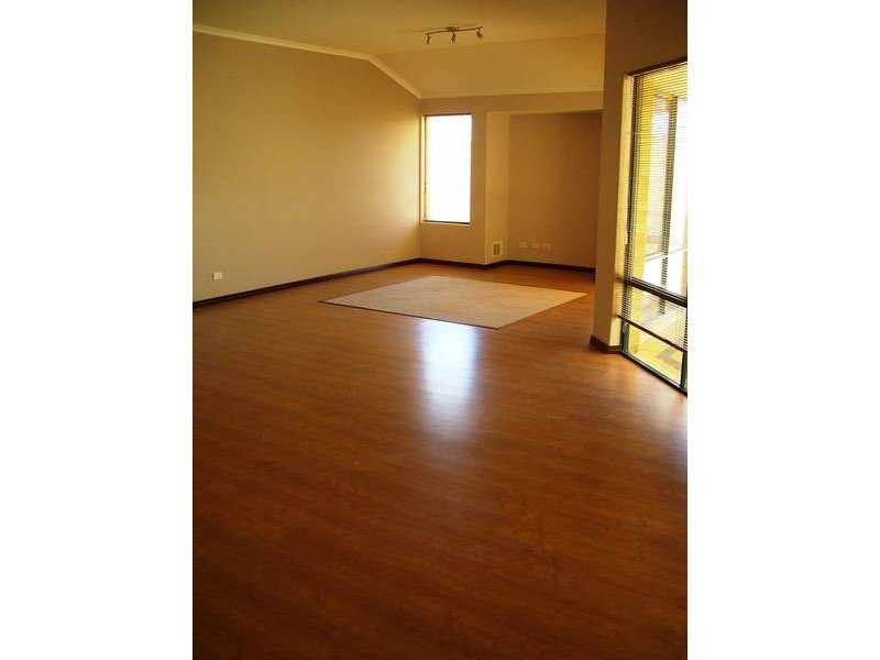 6 Anfield Parade, Hocking WA 6065