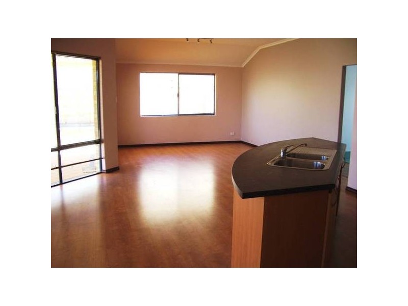 6 Anfield Parade, Hocking WA 6065