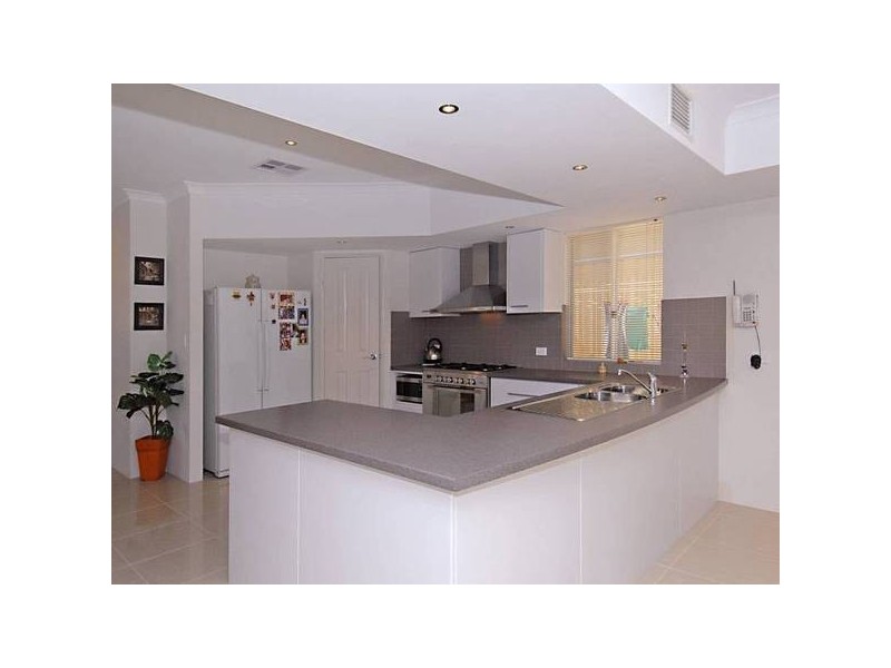 17 Nankeen Circle, Tapping WA 6065