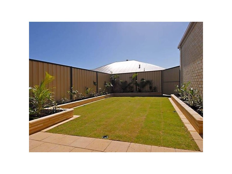 17 Nankeen Circle, Tapping WA 6065