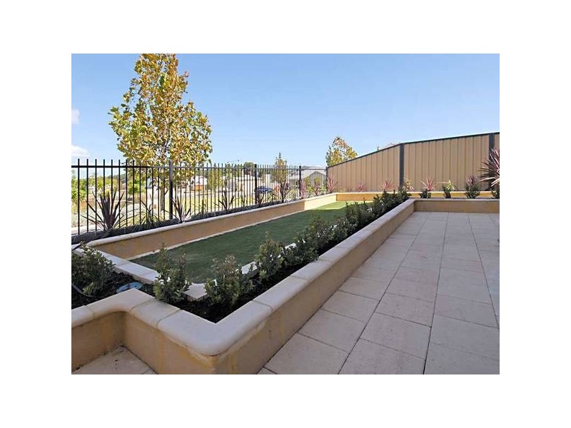 17 Nankeen Circle, Tapping WA 6065