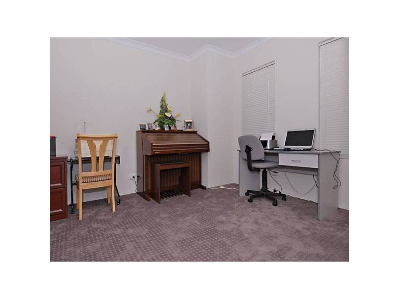 17 Nankeen Circle, Tapping WA 6065