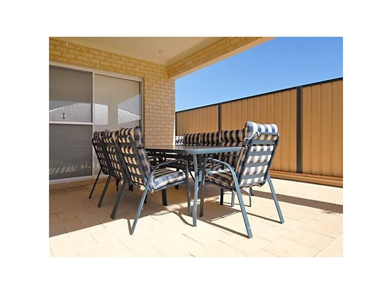 17 Nankeen Circle, Tapping WA 6065