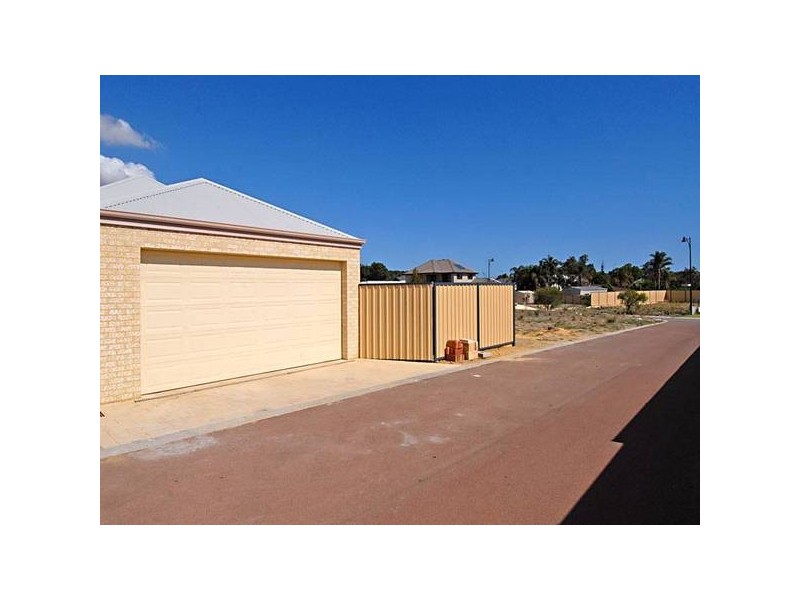 17 Nankeen Circle, Tapping WA 6065