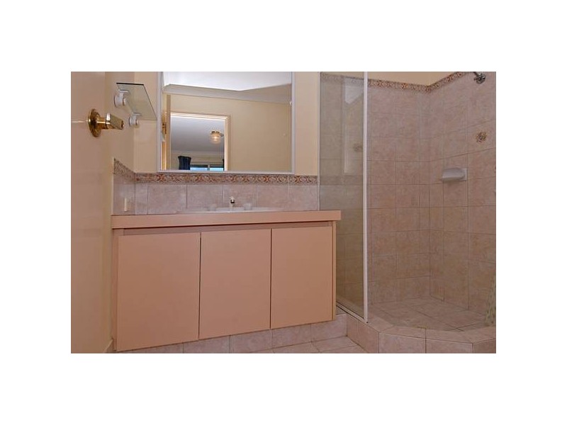 12 Tahlee Retreat, Carramar WA 6031