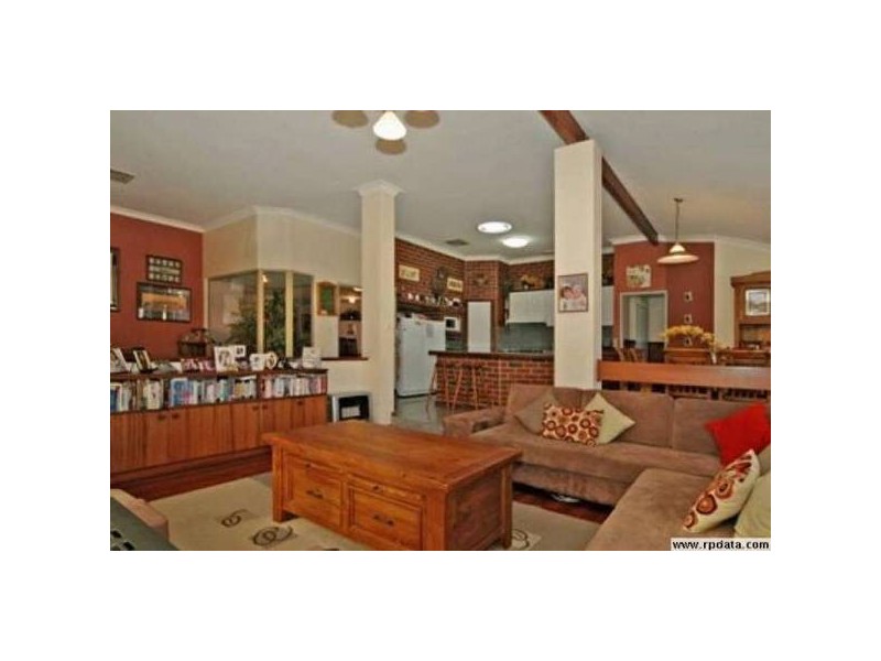 35 Fleetwood Circuit, Woodvale WA 6026