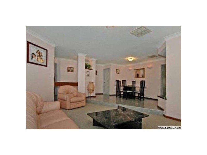 35 Fleetwood Circuit, Woodvale WA 6026