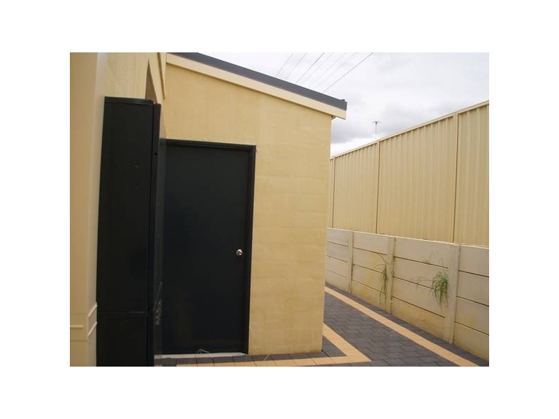 2c Culluton Crescent, Balga WA 6061