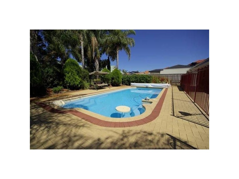 2 Phillips-Fox Terrace, Woodvale WA 6026