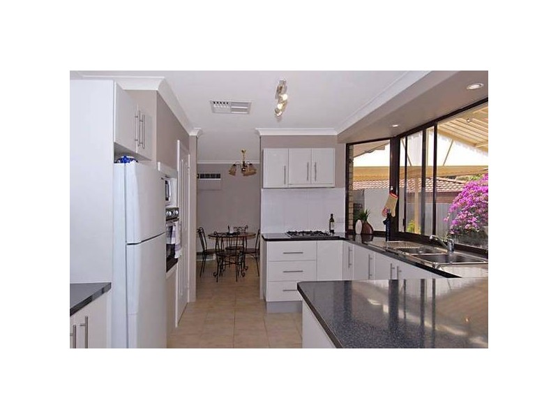 12 Leander Street, Beldon WA 6027