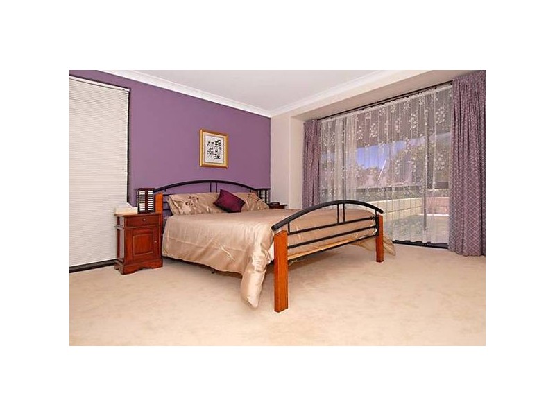 12 Leander Street, Beldon WA 6027