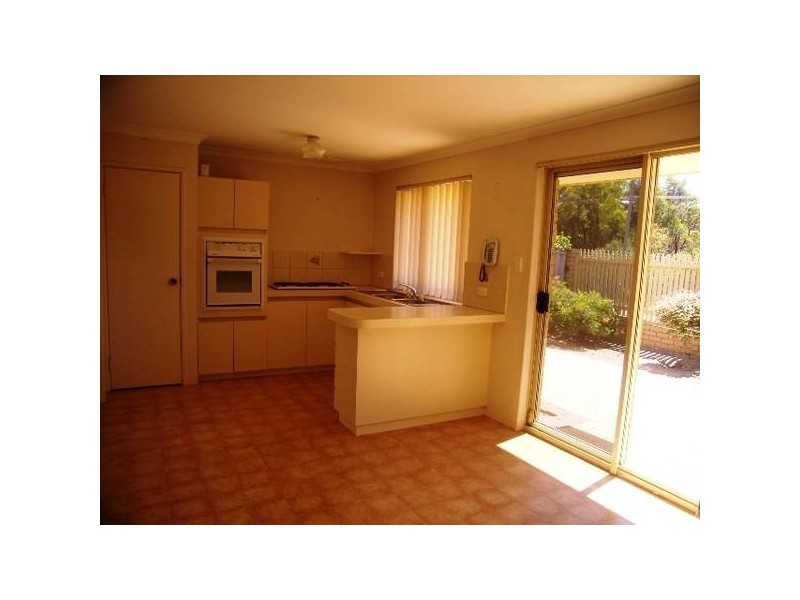 4/169 Goollelal Drive, Kingsley WA 6026