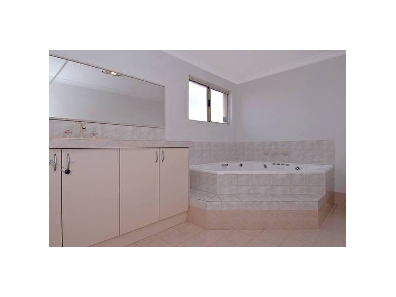 232 SOUTH STREET, White Gum Valley WA 6162