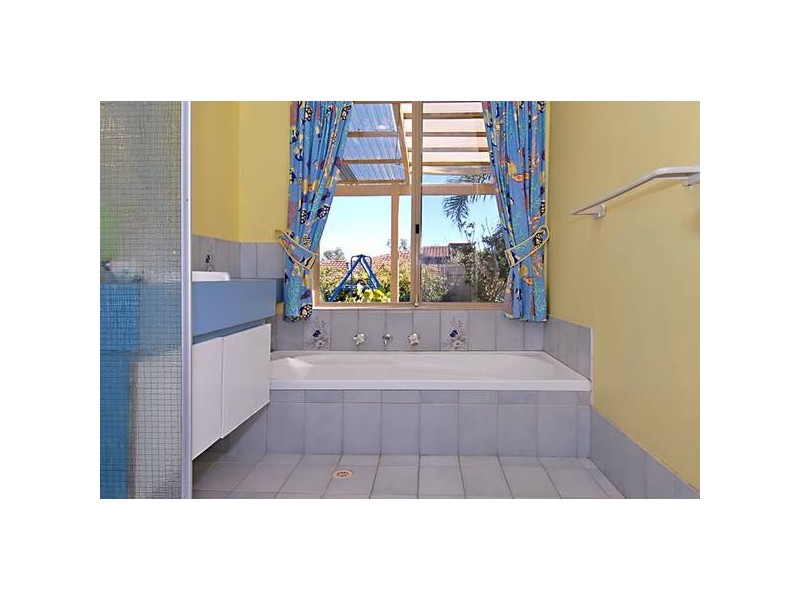 10 Lakehill Gardens, Edgewater WA 6027