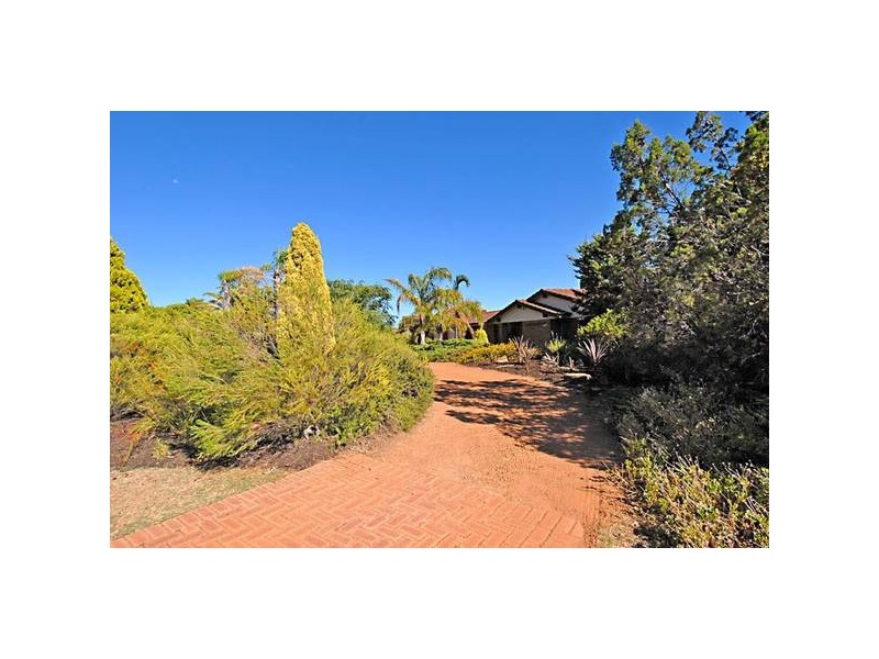 10 Lakehill Gardens, Edgewater WA 6027