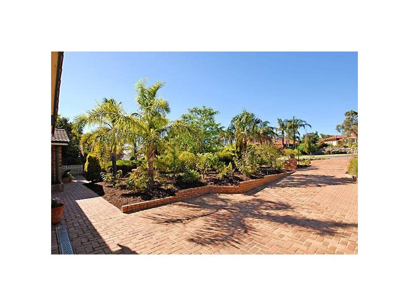 10 Lakehill Gardens, Edgewater WA 6027