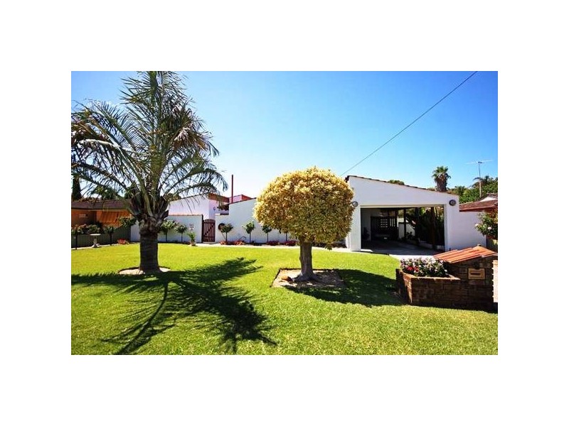 8 Taywood Drive, Wanneroo WA 6065