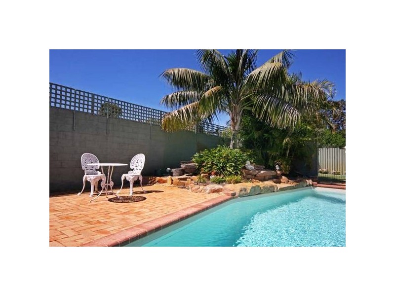 8 Taywood Drive, Wanneroo WA 6065