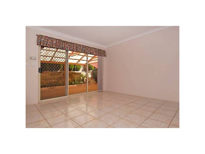 7 FERN PLACE, Woodvale WA 6026