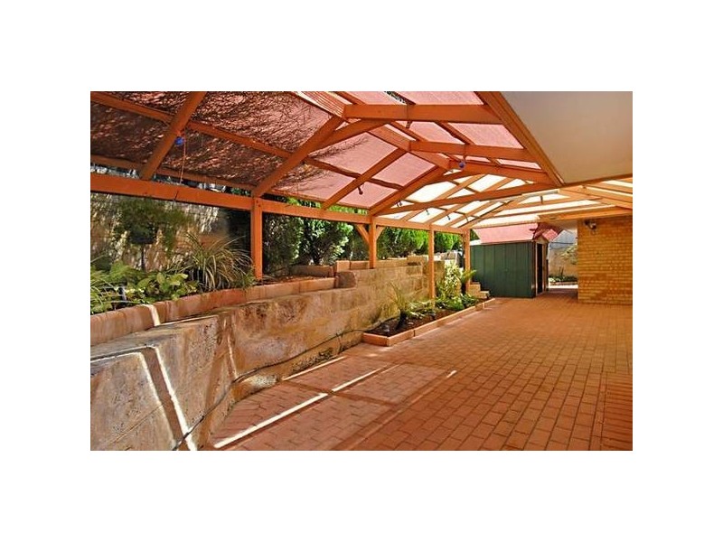 7 FERN PLACE, Woodvale WA 6026