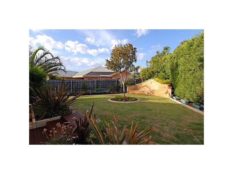 12 Grey-Smith Gardens, Woodvale WA 6026
