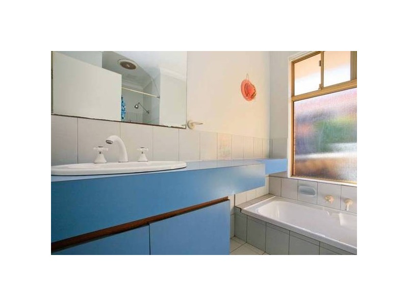 8 Leopold Court, Woodvale WA 6026