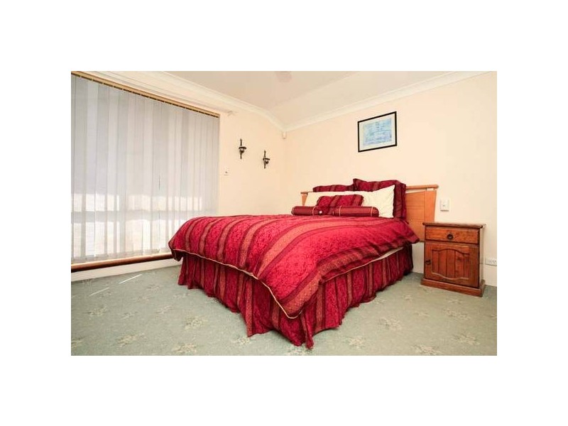 8 Leopold Court, Woodvale WA 6026