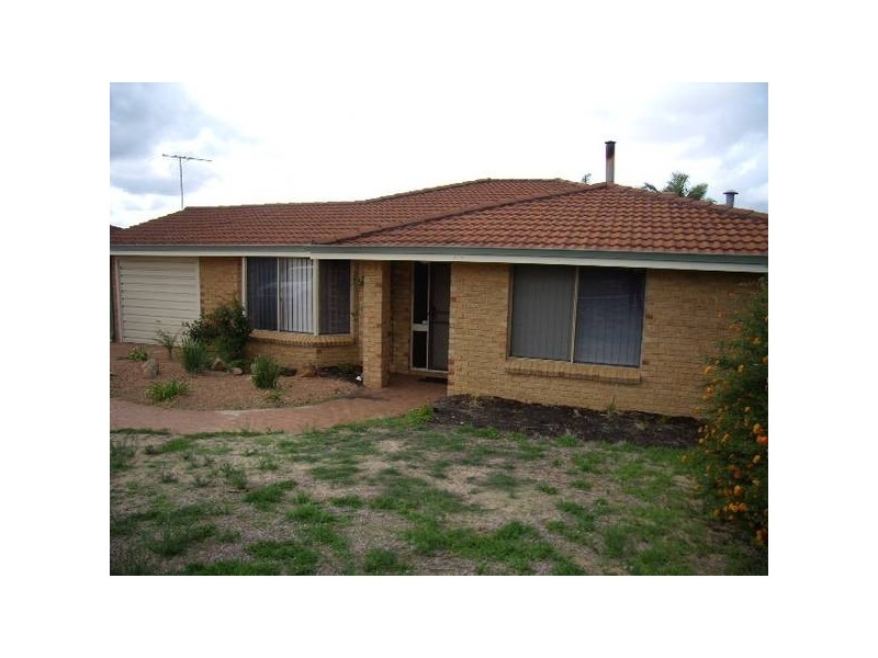 11 Pepperwood Grove, Woodvale WA 6026