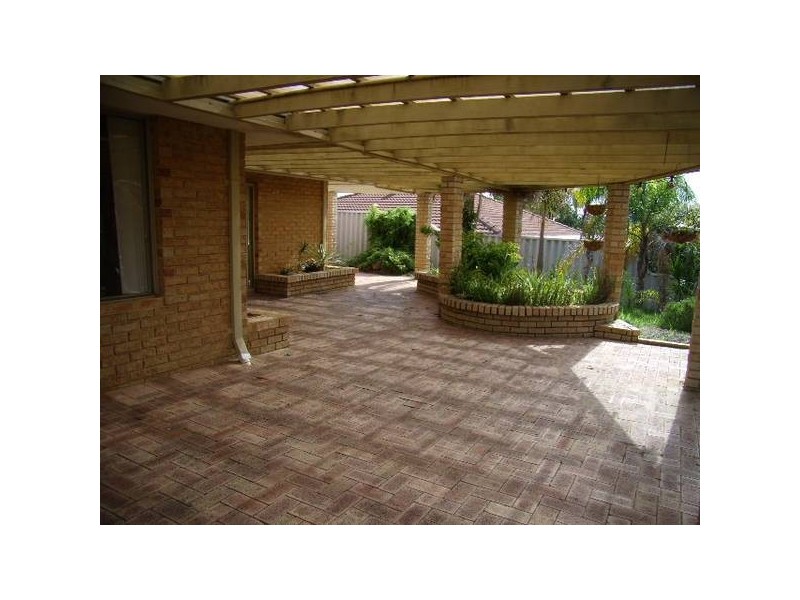 11 Pepperwood Grove, Woodvale WA 6026