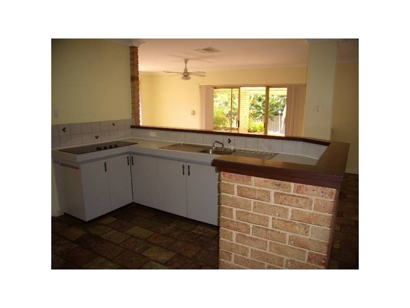 11 Pepperwood Grove, Woodvale WA 6026