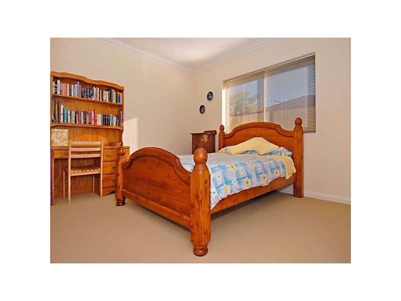 2 Lilac Hill, Madeley WA 6065