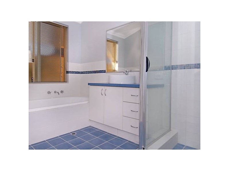 2 Lilac Hill, Madeley WA 6065