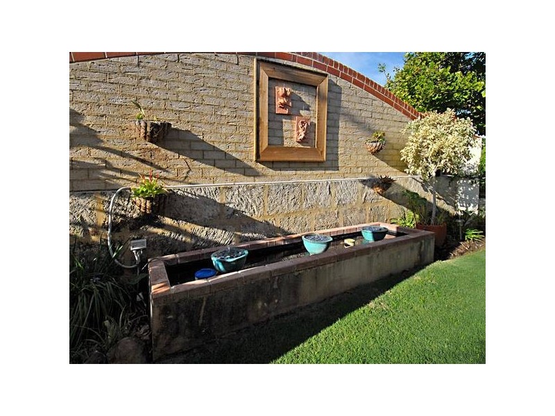 2 Lilac Hill, Madeley WA 6065