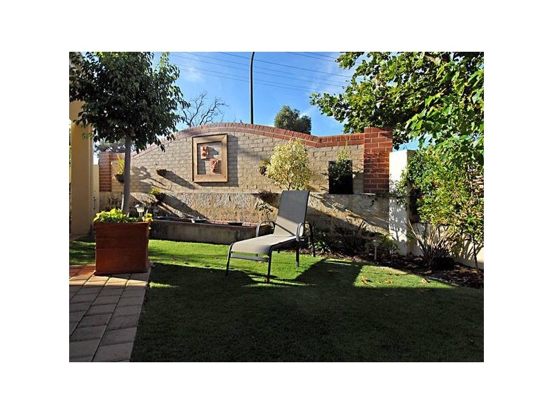 2 Lilac Hill, Madeley WA 6065