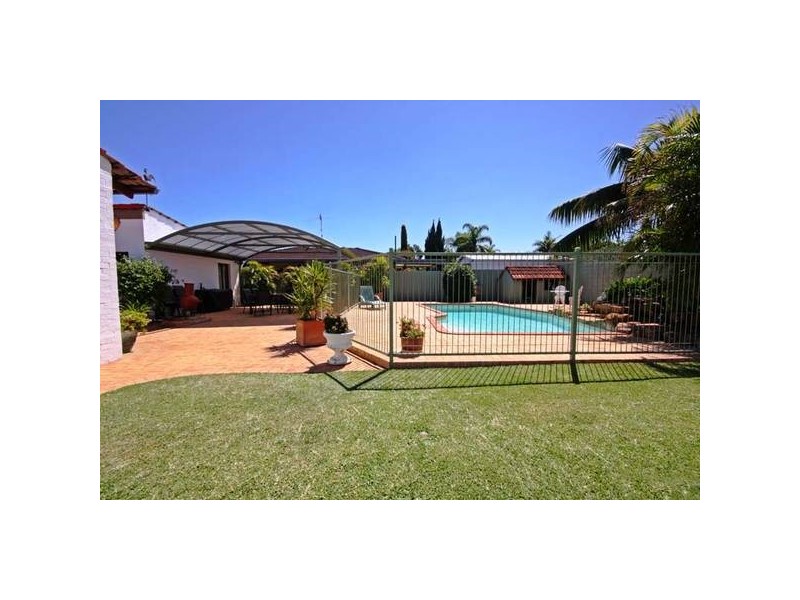 8 TAYWOOD DRIVE, Wanneroo WA 6065