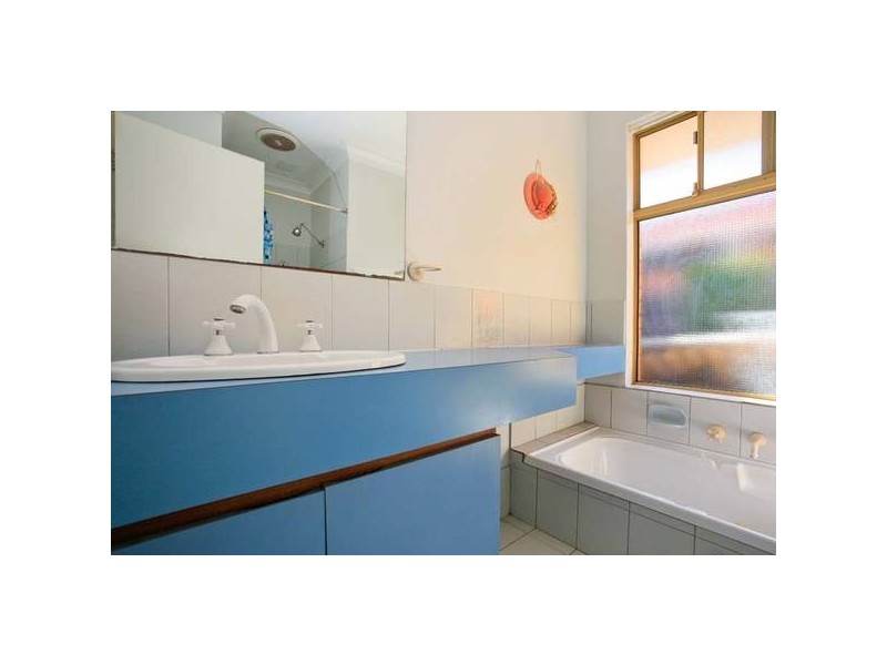 8 Leopold Court, Woodvale WA 6026