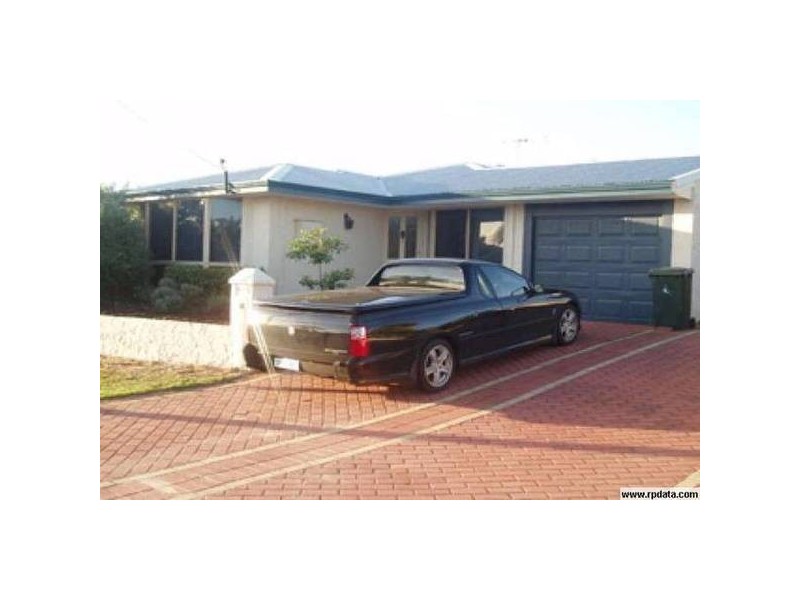 16 Lupin Court, Hocking WA 6065