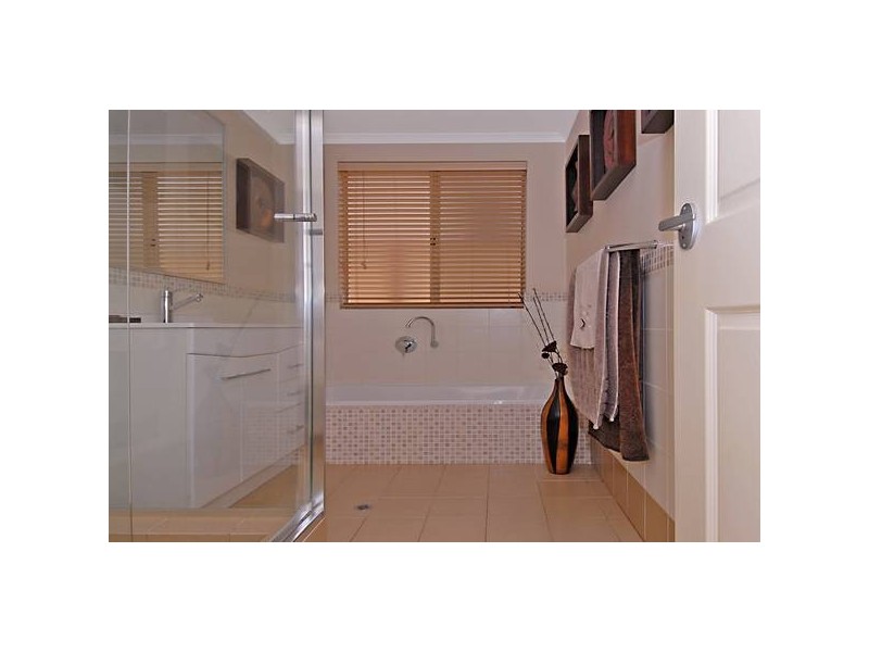 17 La Trobe Street, Landsdale WA 6065