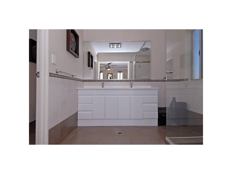 17 La Trobe Street, Landsdale WA 6065