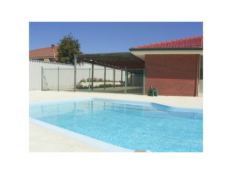 62 Cadoux Loop, Hocking WA 6065