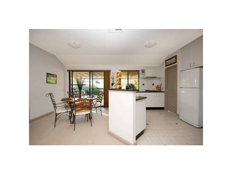 10 Tama Way, Pearsall WA 6065