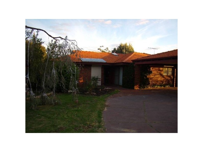 2/20 Dempster Road, Karrinyup WA 6018