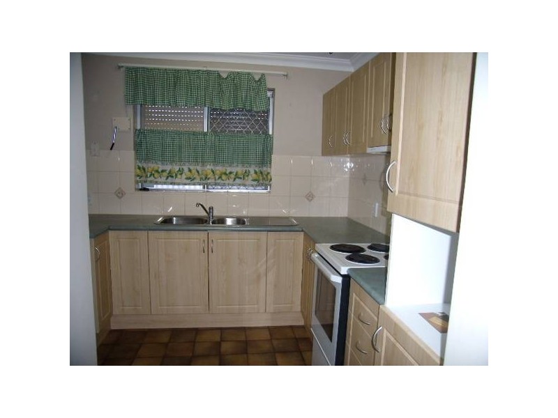 2/20 Dempster Road, Karrinyup WA 6018