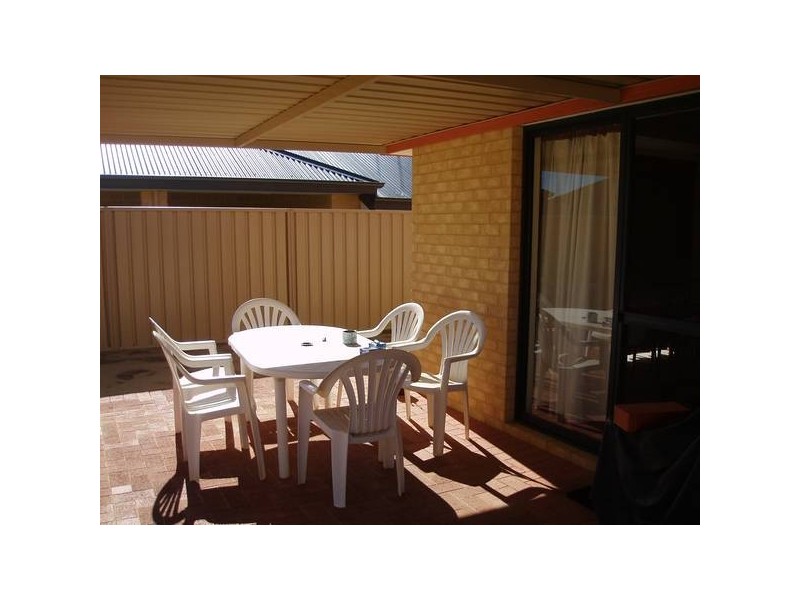 11 Kirkcaldy Terrace, Hocking WA 6065