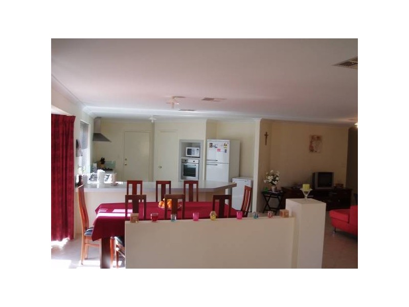 11 Kirkcaldy Terrace, Hocking WA 6065
