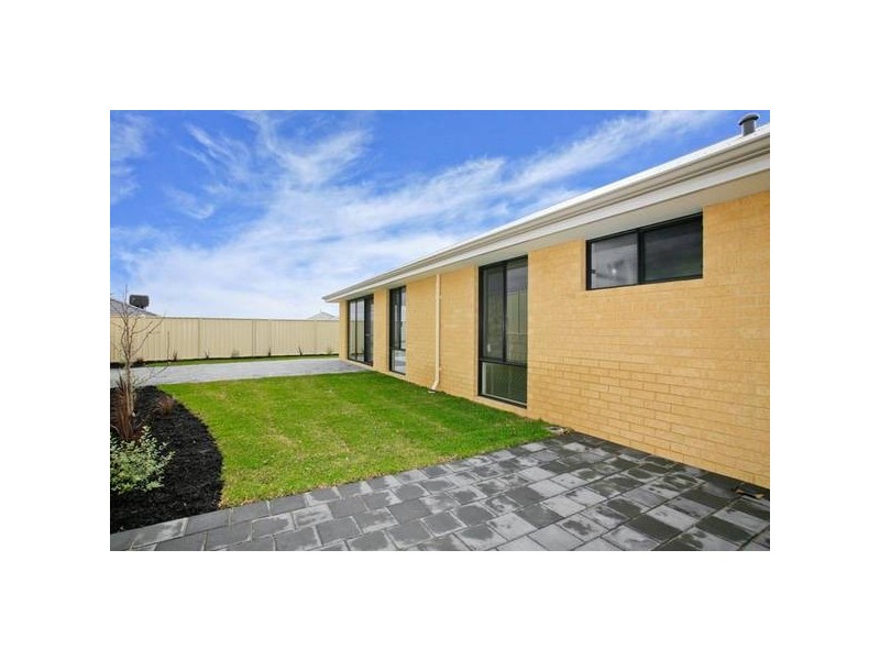 5 Einstein Way, Tapping WA 6065