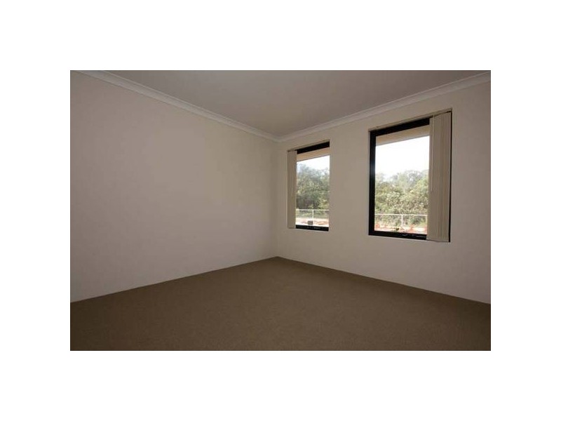 1/33 Watkins Loop, Tapping WA 6065