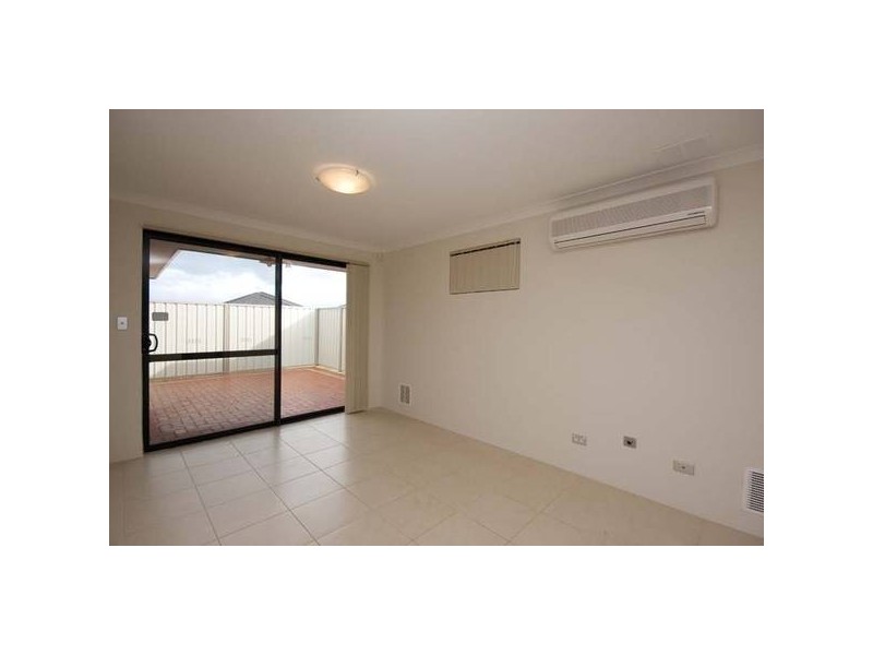 1/33 Watkins Loop, Tapping WA 6065