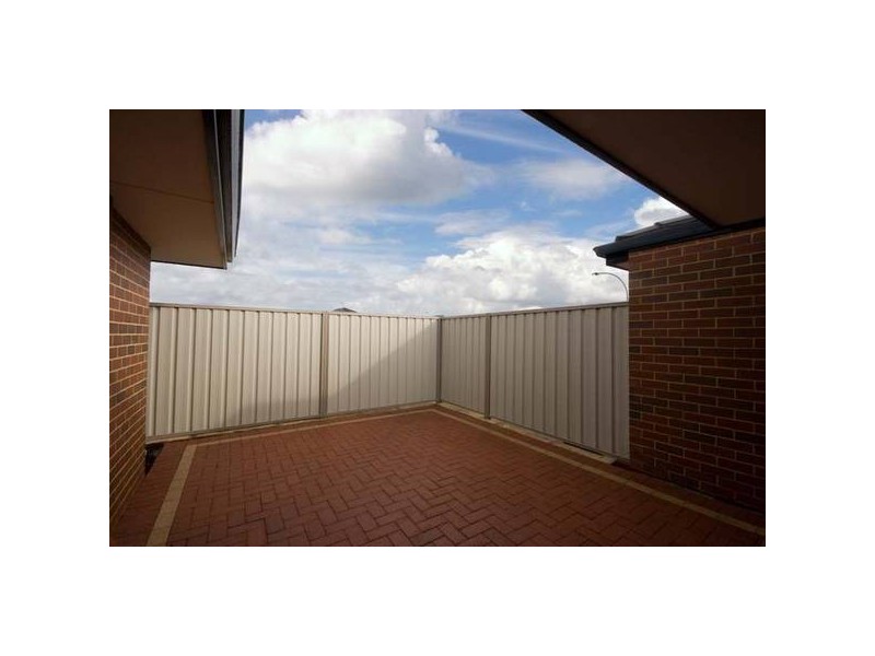 1/33 Watkins Loop, Tapping WA 6065